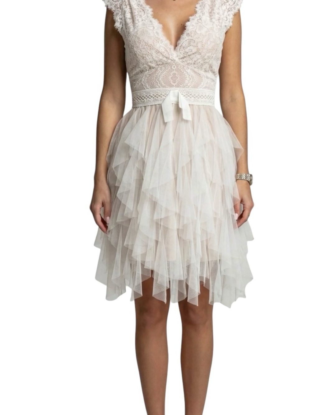 Lace V-Neck Tulle Layered Cocktail Dress in Ivory zipper